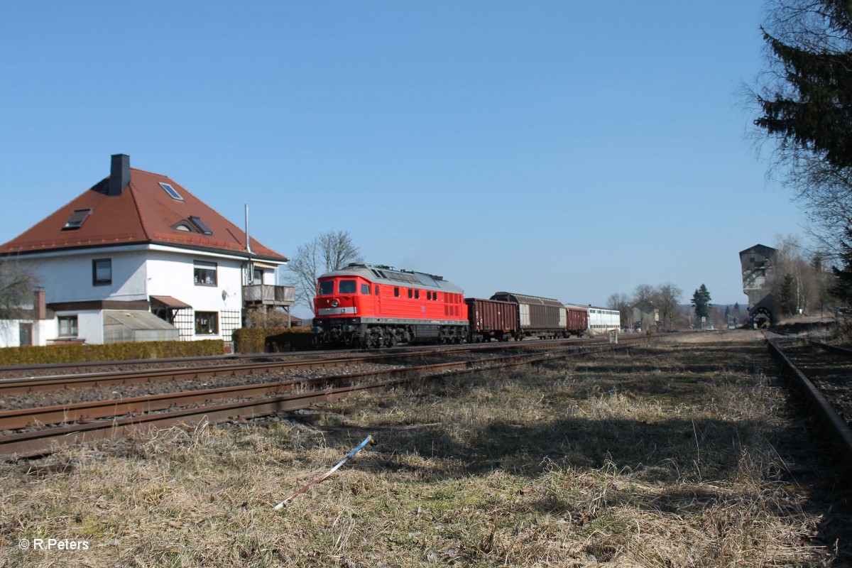 232 569-4 mit einem nur 3 Wagen 45365 Nrnberg - Cheb in Pechbrunn. 17.03.16