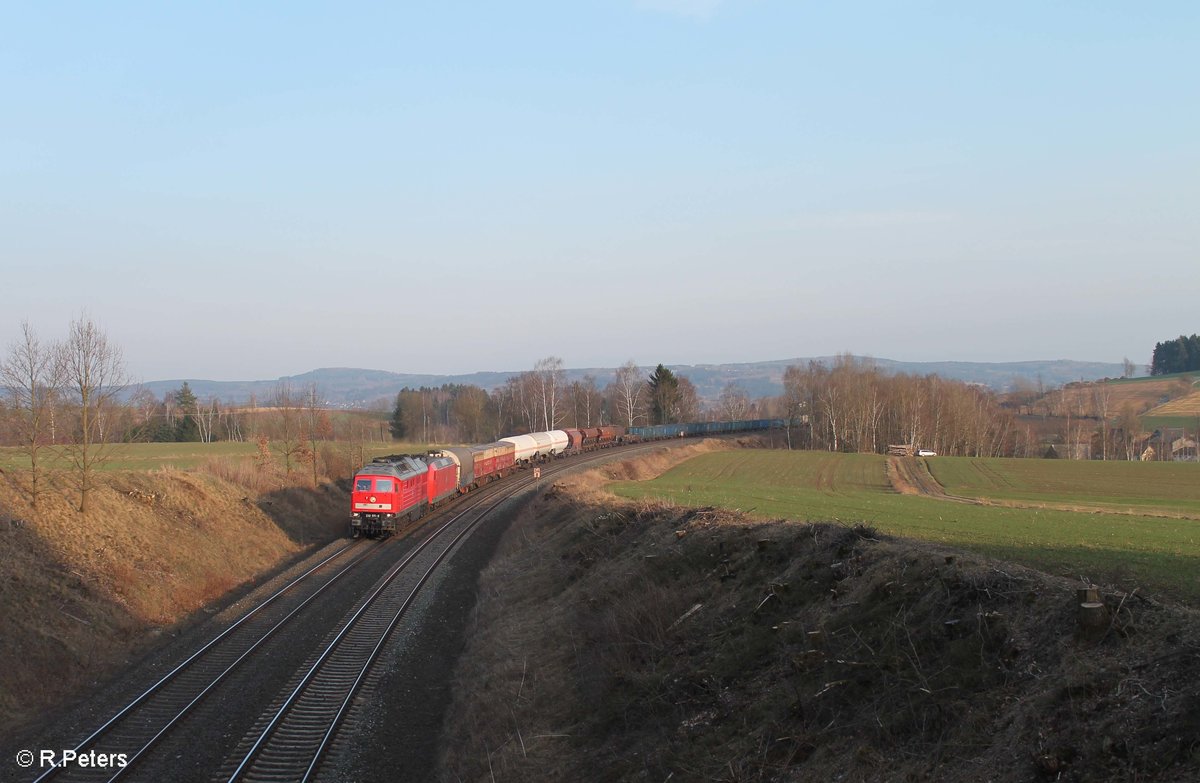 232 571-0 + 145 052 ziehen bei Unterthölau den EZ 51724 aus Nürnberg nach Leipzig. 24.03.17