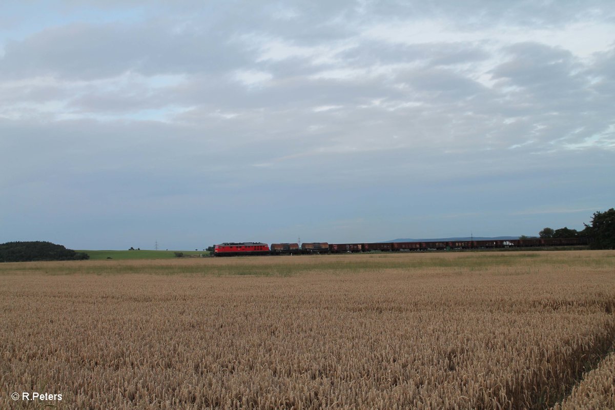 232 571-0 zieht am 08.08.16 den 51716 Nürnberg - Leipzig Frankenwald Umleiter bei Oberteich.