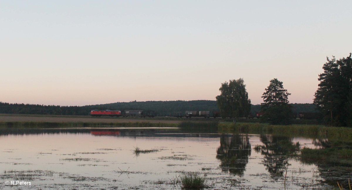 232 609 zieht leider nach Sonnenuntergang den 51716 Nürnberg - Leipzig Frankenwald Umleiter bei Oberteich. 26.08.16