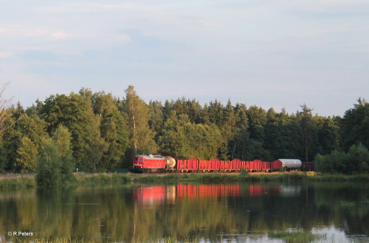 232 618-9 zieht kurz vor Wiesau/Oberpfalz den 51716 Nürnberg - Leipzig Engelsdorf. 28.07.16