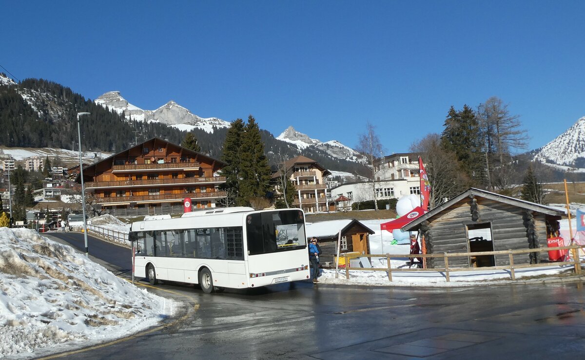 (232'288) - Interbus, Yverdon - Nr. 42/VS 537'975 - Solaris (ex BRH ViaBus, D-Speyer; ex FirstGroup Rhein-Neckar, D-Speyer) am 22. Januar 2022 in Leysin, Centre sportif (Einsatz Leysin-Excursions)