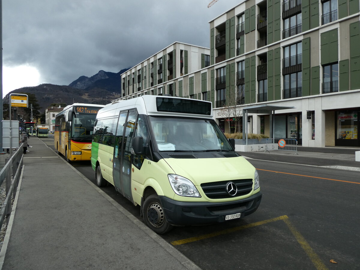 (232'604) - TPC Aigle - Nr. 614/VS 330'908 - Mercedes (ex Nr. CP01; ex PostAuto Wallis; ex Epiney, Ayer) am 31. Januar 2022 beim Bahnhof Aigle