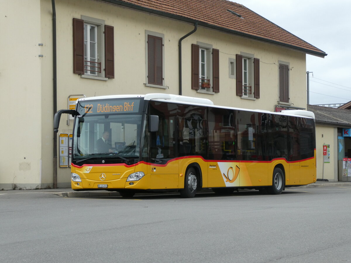 (232'730) - PostAuto Bern - Nr. 3/BE 414'003 - Mercedes am 6. Februar 2022 beim Bahnhof Kerzers