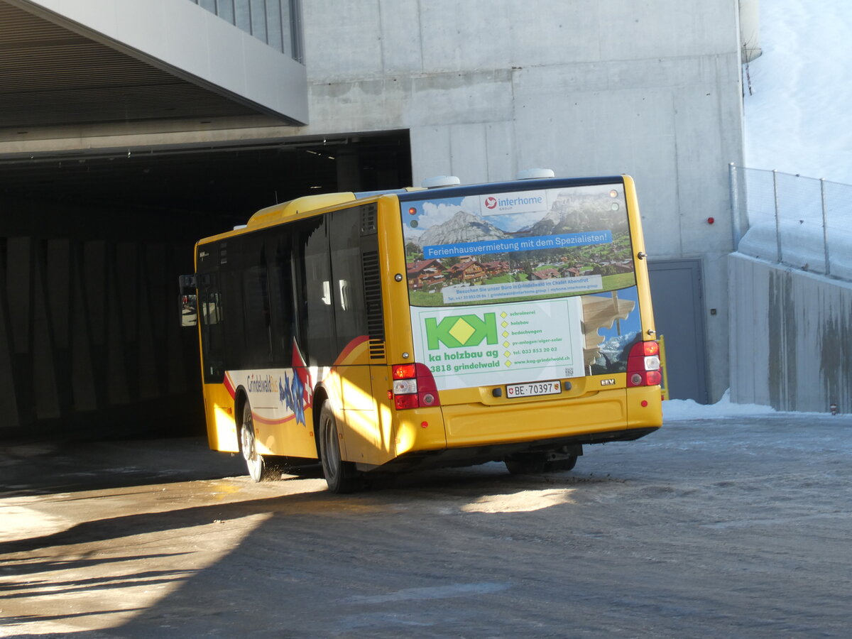 (232'869) - Grindelwaldbus, Grindelwald - Nr. 23/BE 70'397 - MAN am 13. Februar 2022 in Grindelwald, Terminal