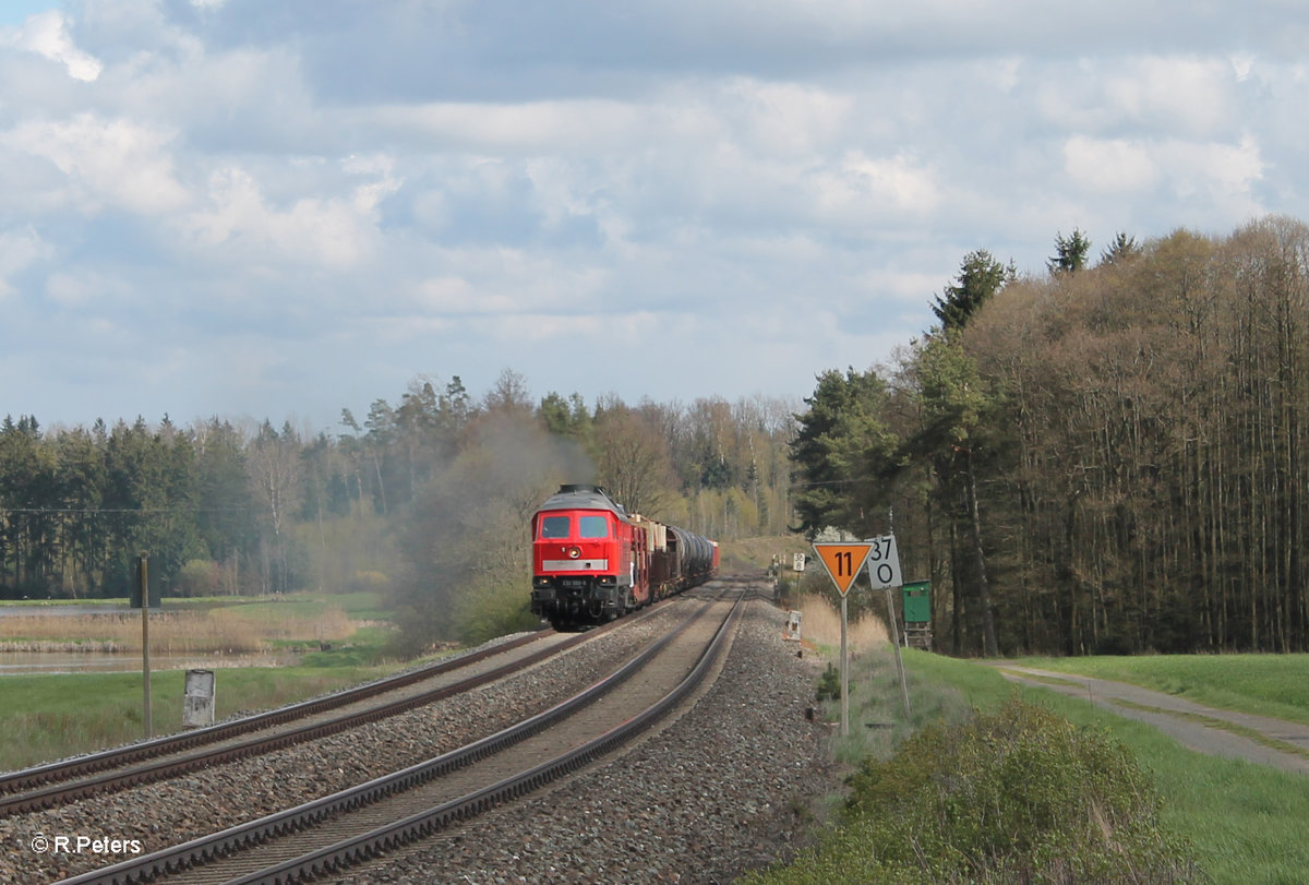 233 093 zieht bei Oberteich den 51717 Nürnberg - Seddin Frankenwald Umleiter. 24.04.16