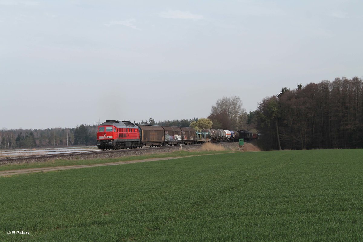 233 176-7 mit dem Frankenwald Umleiter 51724 Nürnberg - Leipzig Engelsdorf bei Oberteich. 05.04.16