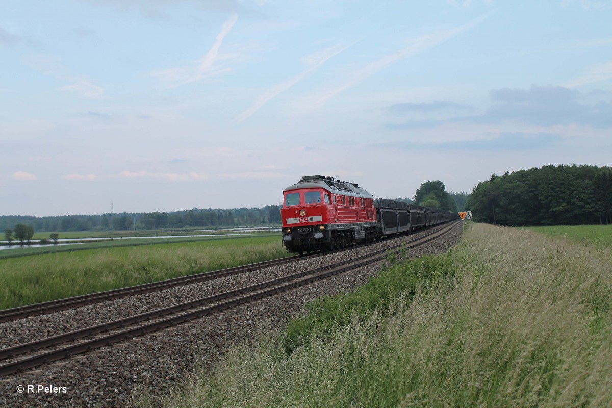 233 452-2 zieht bei Oberteich den GA 47381 leer Autozug NNR - XTCH bei Oberteich. 11-06.15