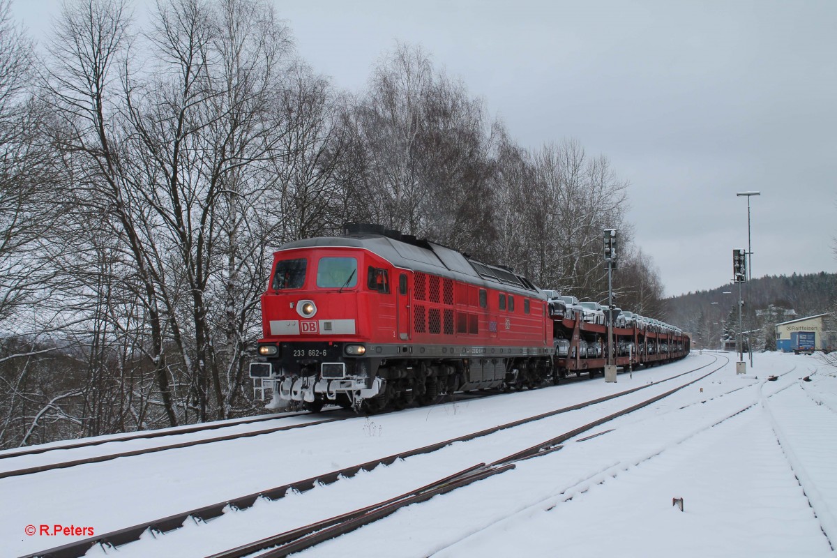 233 662-6 steht in Arzberg mit dem 45368 Cheb - Nürnberg in der Überholung. 31.01.15