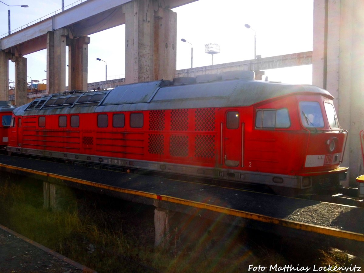 233 705 abgestellt in Mukran am 28.12.16