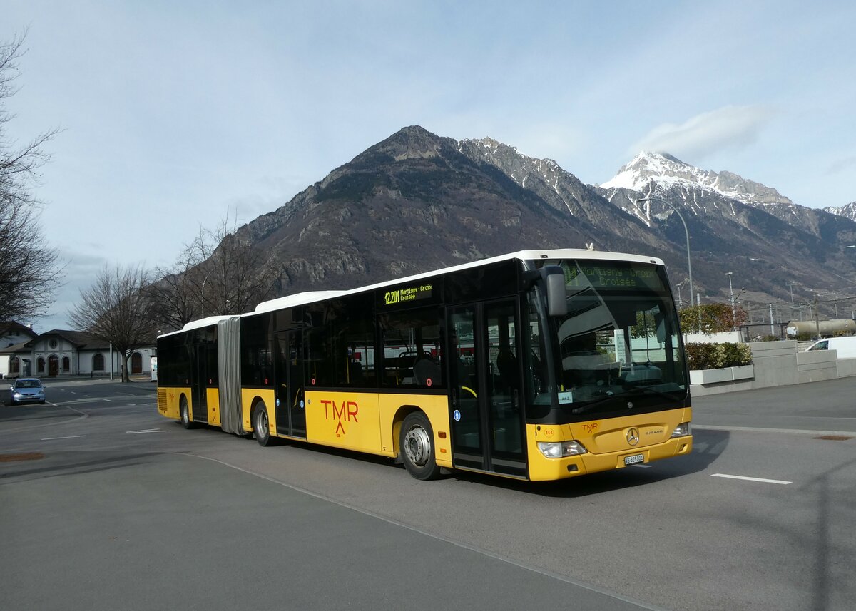 (233'039) - TMR Martigny - Nr. 144/VS 328'801 - Mercedes am 20. Februar 2022 beim Bahnhof Martigny