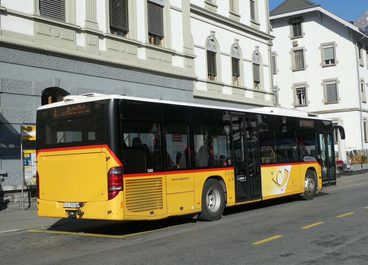 (233'473) - CarPostal Ouest - JU 59'239 - Setra (ex Nr. 23) am 7. Mrz 2022 beim Bahnhof Brig (Einsatz PostAuto Wallis)