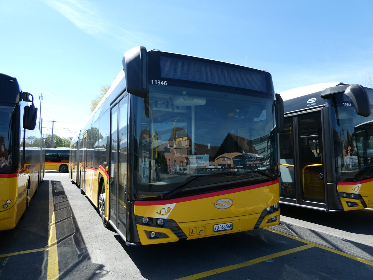 (234'749) - CarPostal Ouest - VD 563'560 - Solaris am 18. April 2022 in Yverdon, Garage