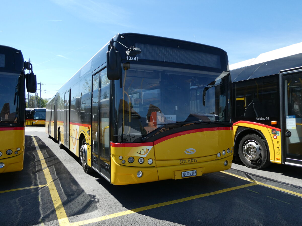 (234'750) - CarPostal Ouest - VD 305'105 - Solaris am 18. April 2022 in Yverdon, Garage