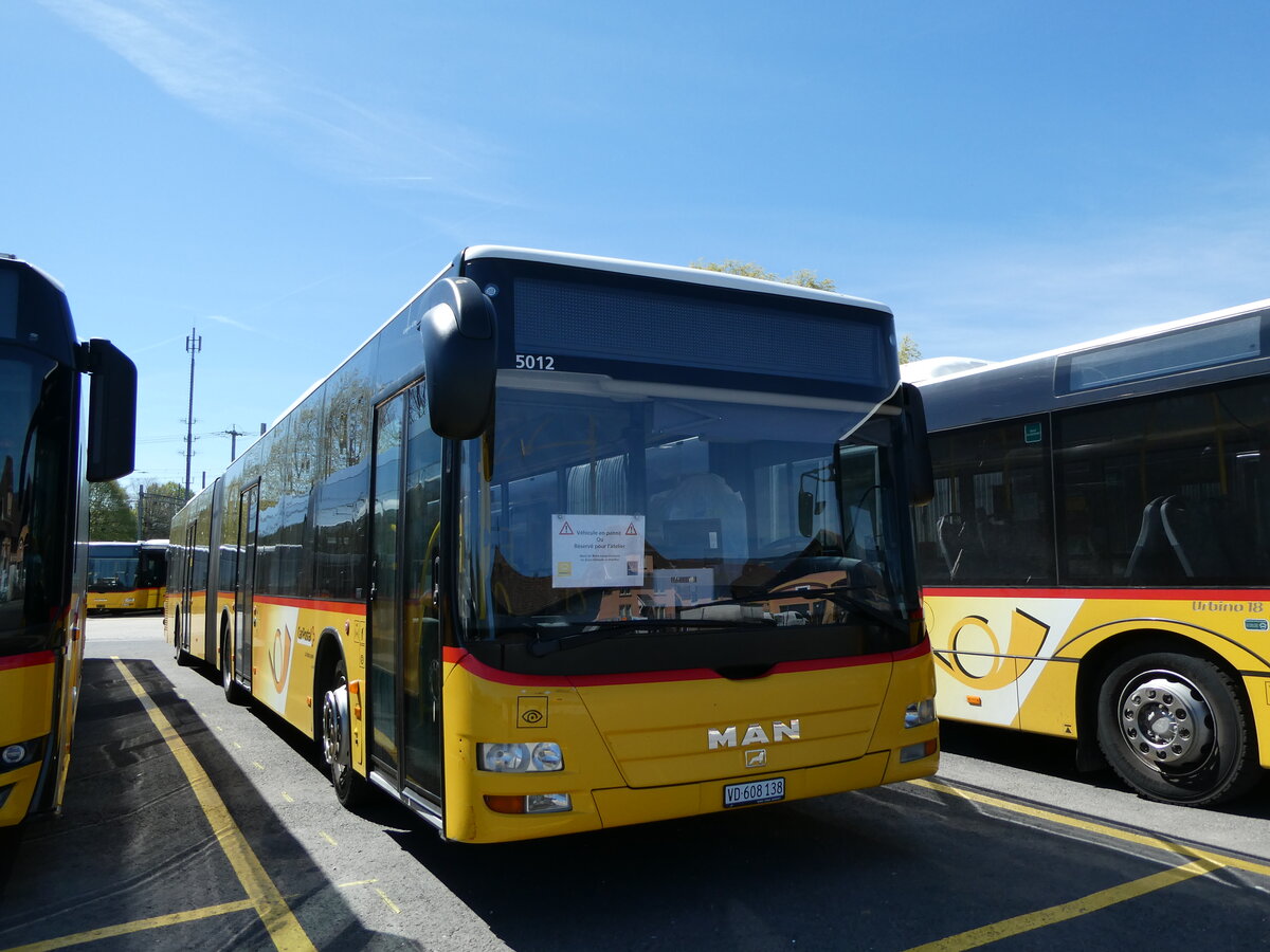 (234'753) - CarPostal Ouest - VD 608'138 - MAN (ex NE 165'376; ex VD 495'042) am 18. April 2022 in Yverdon, Garage