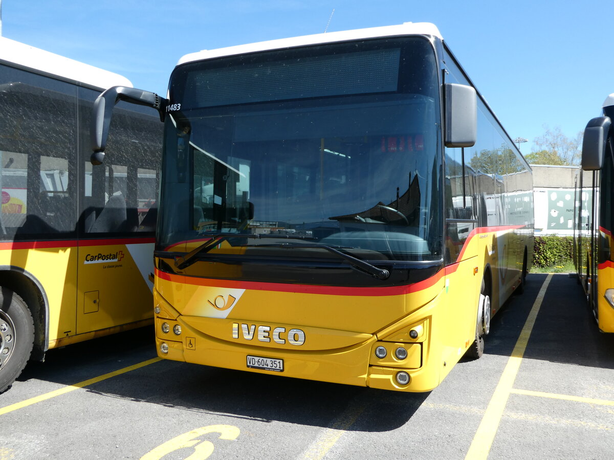 (234'762) - CarPostal Ouest - VD 604'351 - Iveco am 18. April 2022 in Yverdon, Garage