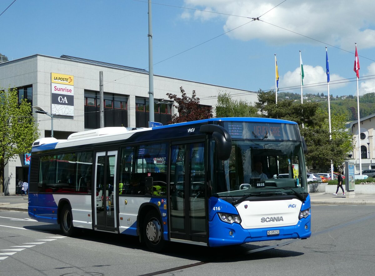 (234'944) - VMCV Clarens - Nr. 416/VD 395'232 - Scania am 30. April 2022 beim Bahnhof Vevey 