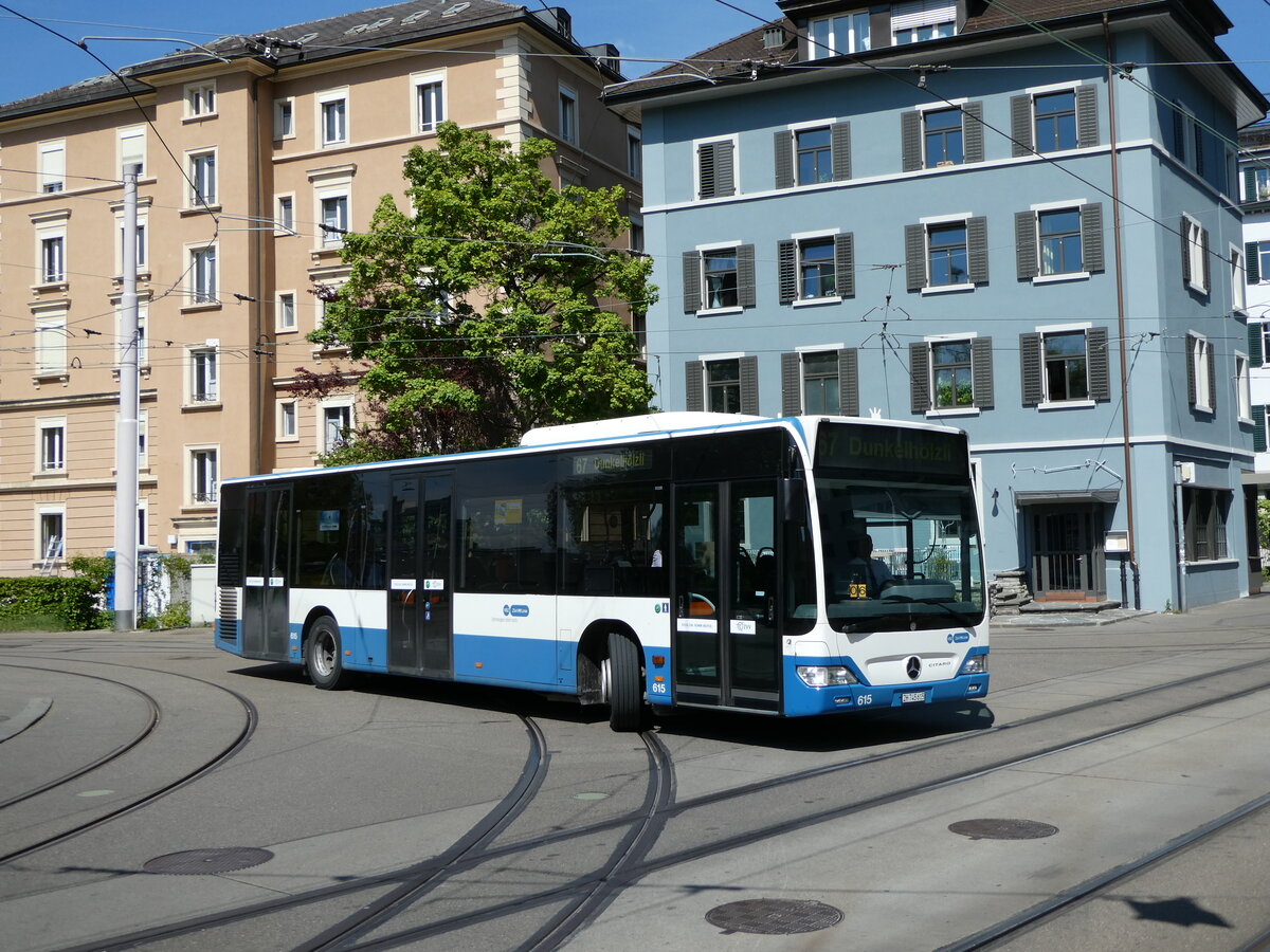 (235'062) - VBZ Zrich - Nr. 615/ZH 745'615 - Mercedes am 2. Mai 2022 beim Bahnhof Zrich-Wiedikon