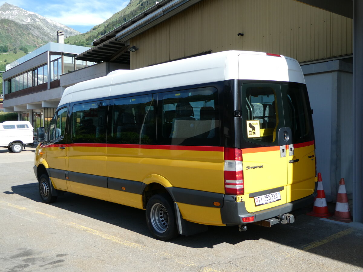 (236'229) - Marchetti, Airolo - TI 255'318 - Mercedes am 26. Mai 2022 in Airolo, Alte Garage