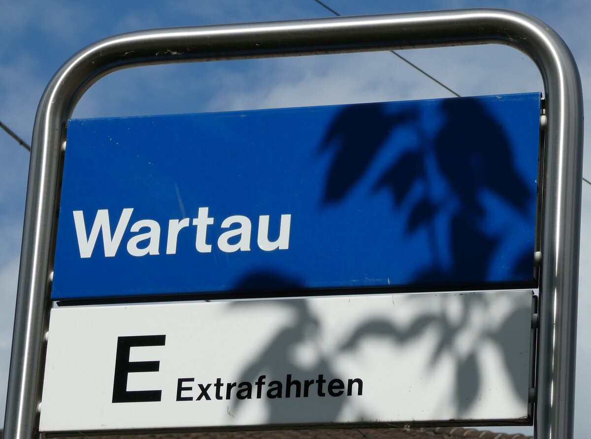 (236'382) - ZVV-Haltestellenschild - Zrich, Wartau - am 28. Mai 2022