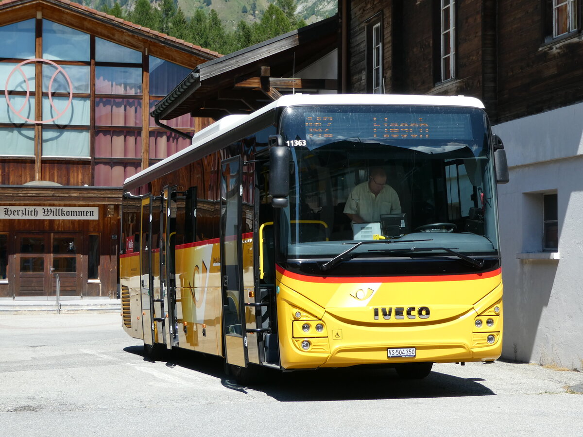 (238'438) - Seiler, Ernen - VS 504'350 - Iveco am 24. Juli 2022 in Oberwald, Schulhaus