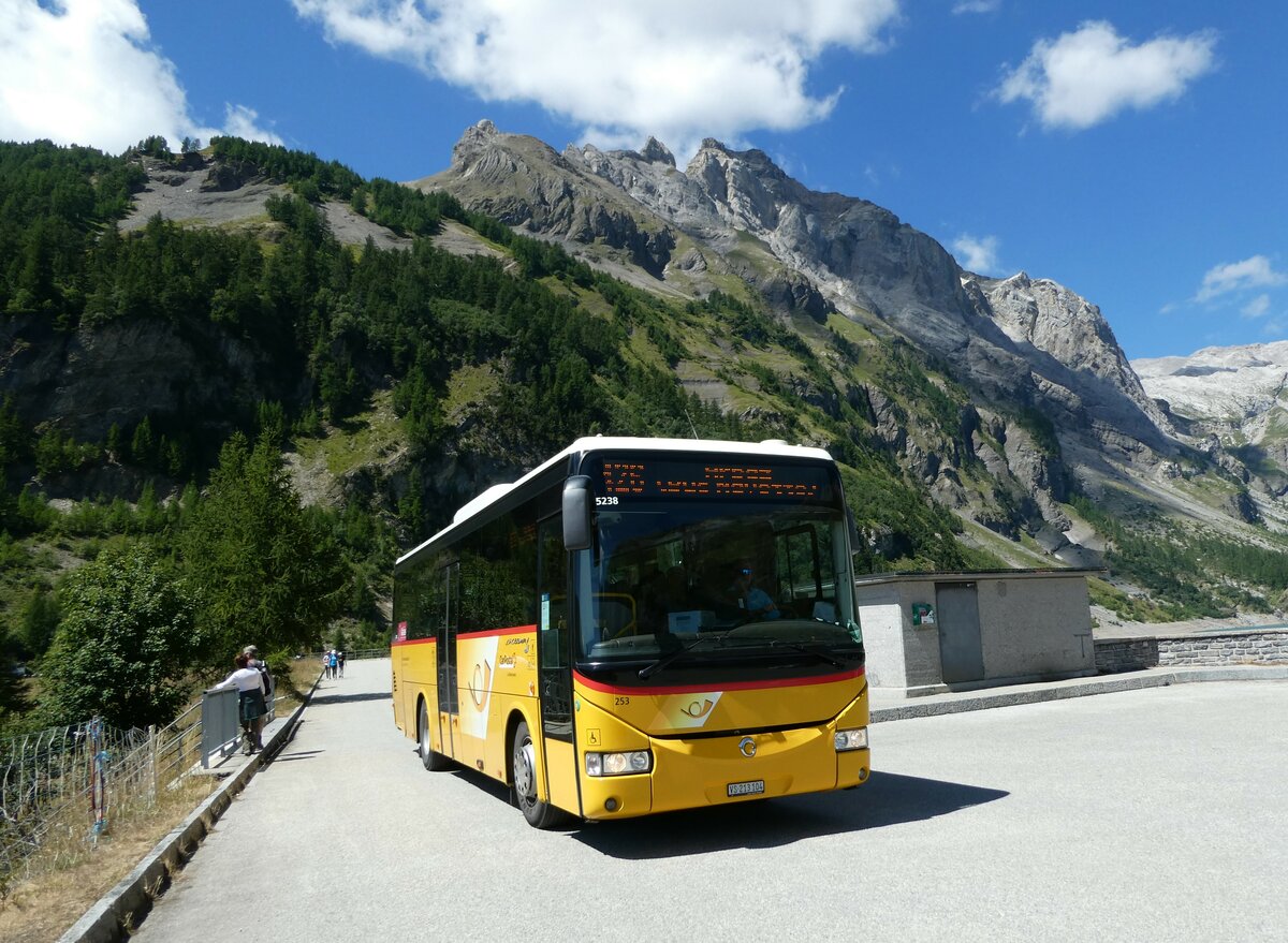 (238'687) - Buchard, Leytron - Nr. 253/VS 213'104 - Irisbus am 31. Juli 2022 in Anzre, Barrage de Tseuzier