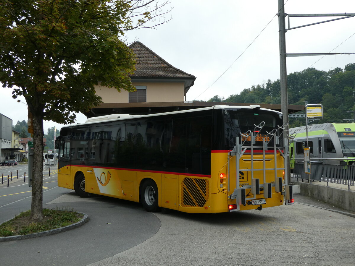 (239'739) - Amstein, Willisau - Nr. VOL 2/LU 15'097 - Volvo am 28. August 2022 beim Bahnhof Wolhusen