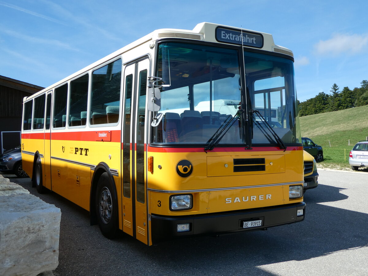 (240'114) - Kolb, Grasswil - Nr. 3/BE 93'915 - Saurer/R&J (ex Schmocker, Stechelberg Nr. 3; ex Schmocker, Stechelberg Nr. 1; ex Gertsch, Stechelberg Nr. 1) am 18. September 2022 in Herbetswil, Hinterer Brandberg