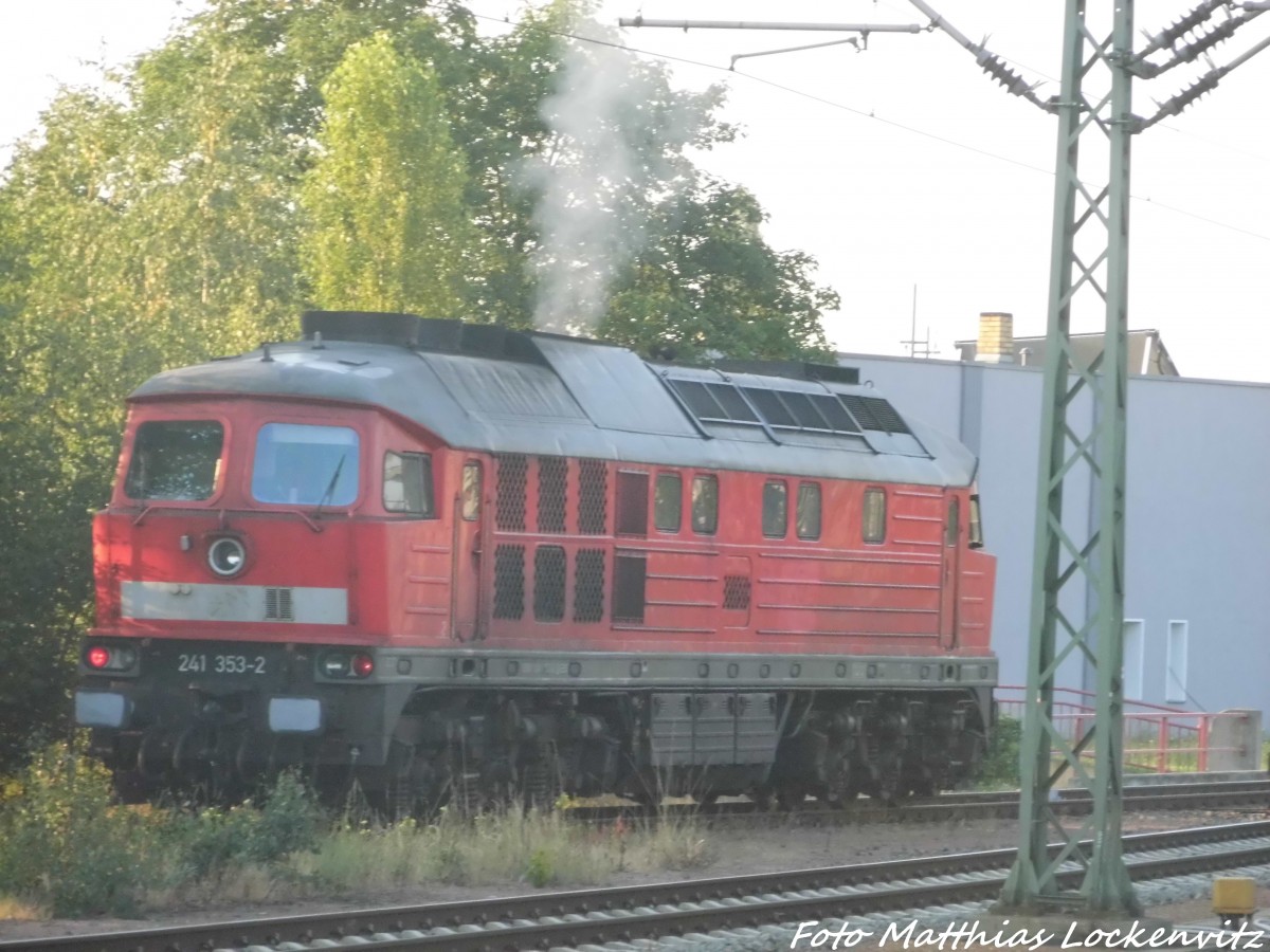 241 353 der EBS steht Startbereit in Delitzsch unt Bf am Morgen des 3.8.15