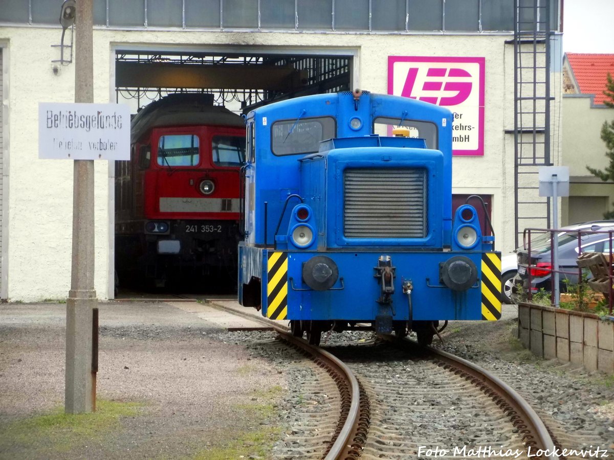 241 353 der EBS und die V22 01 der LEG in Delitzsch am 3.4.17