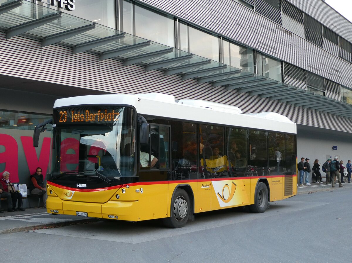 (241'152) - Gessinger, Bad Ragaz - GR 102'391 - Scania/Hess am 12. Oktober 2022 beim Bahnhof Landquart