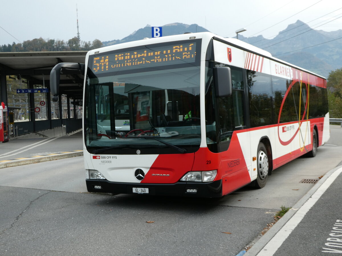 (241'634) - Niederer, Filzbach - Nr. 29/GL 340 - Mercedes am 20. Oktober 2022 beim Bahnhof Ziegelbrcke