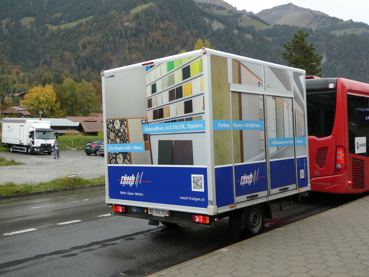 (241'651) - AFA Adelboden - Nr. 70/BE 592'352 - Niederhauser Gepckanhnger am 21. Oktober 2022 beim Bahnhof Frutigen