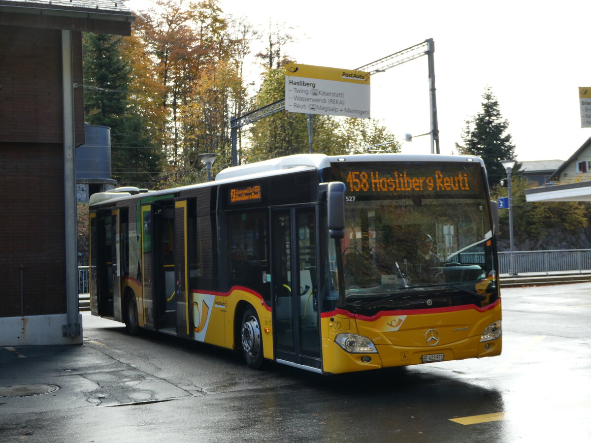 (241'710) - Flck, Brienz - Nr. 7/BE 623'971 - Mercedes am 22. Oktober 2022 auf dem Brnigpass