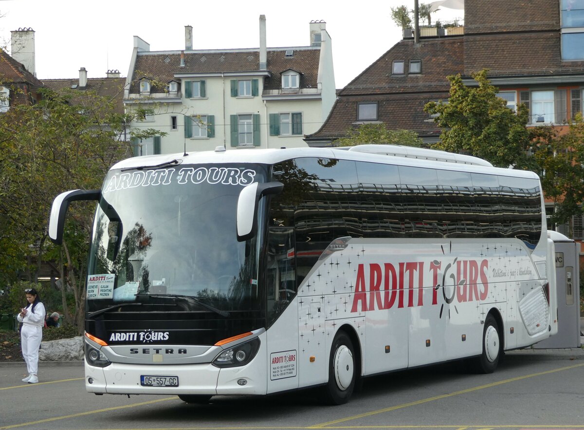 (242'314) - Aus dem Kosovo: Arditi Tours, Pristina - 05 557-GC - Setra am 8. November 2022 in Zrich, Sihlquai