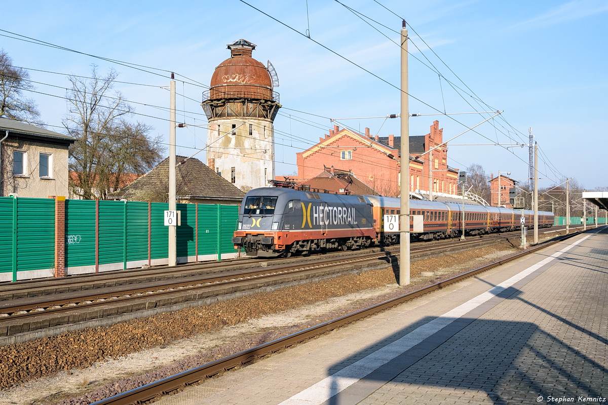 242.517  Fitzgerald  (182 517-3) Hector Rail AB mit dem Locomore (LOC 1819) von Berlin-Lichtenberg nach Stuttgart Hbf in Rathenow. 23.02.2018