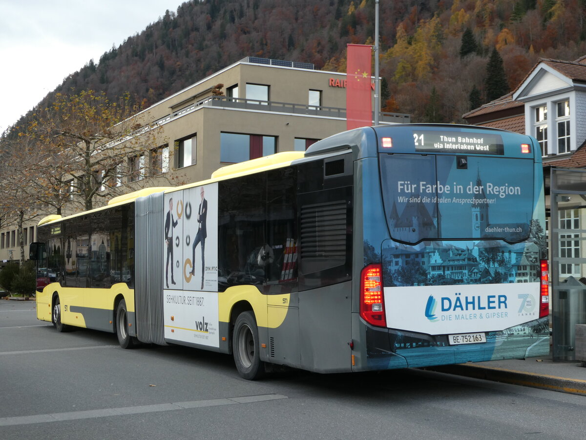 (243'094) - STI Thun - Nr. 163/BE 752'163 - Mercedes am 22. November 2022 beim Bahnhof Interlaken Ost