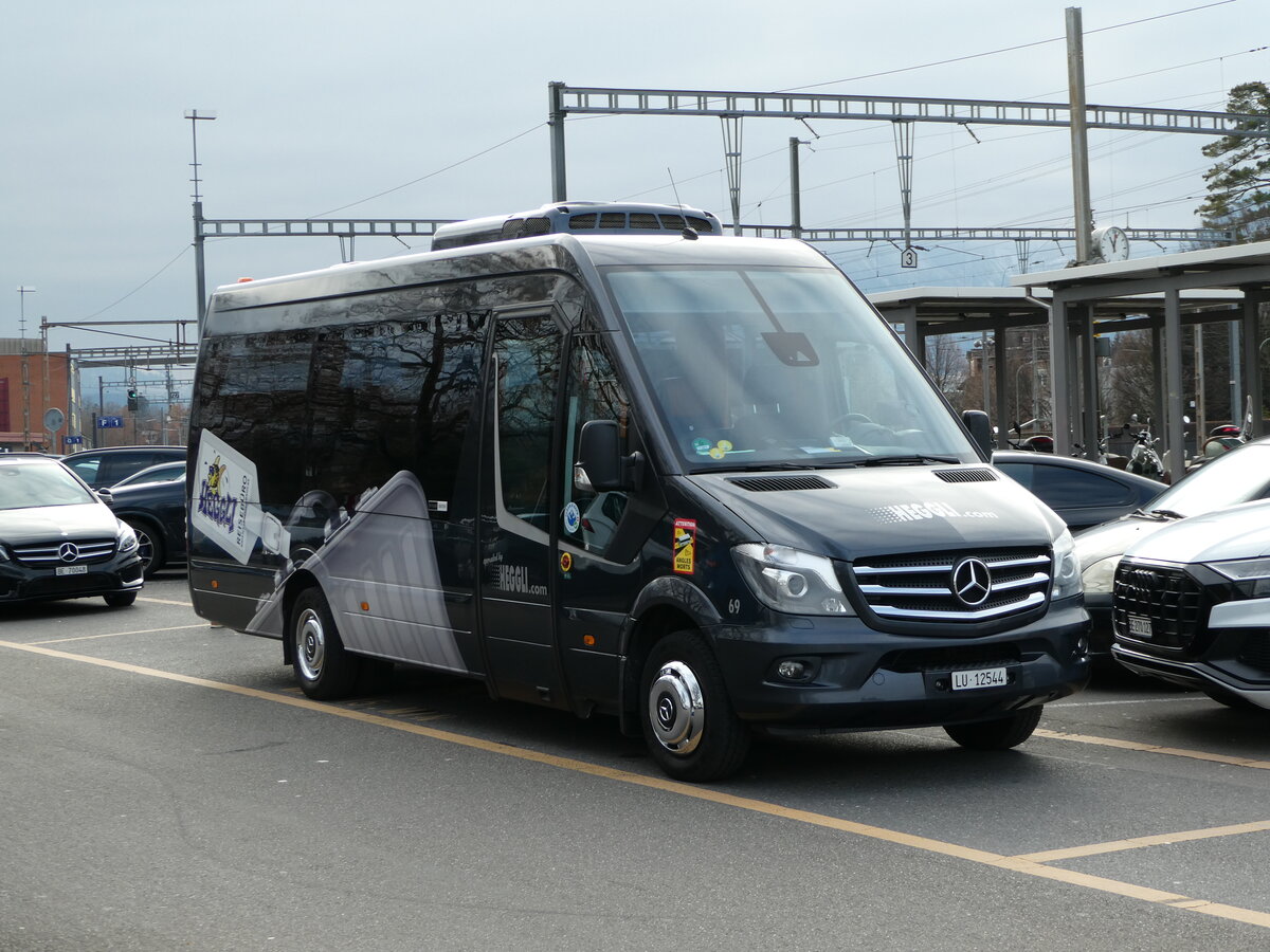 (243'347) - Heggli, Kriens - Nr. 69/LU 12'544 - Mercedes am 2. Dezember 2022 in Thun, CarTerminal