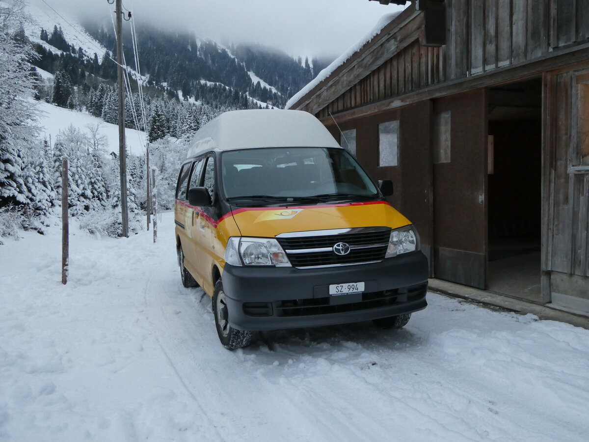 (243'577) - Gisler, Riemenstalden - SZ 994 - Toyota am 8. Dezember 2022 in Sisikon, Im Chehr