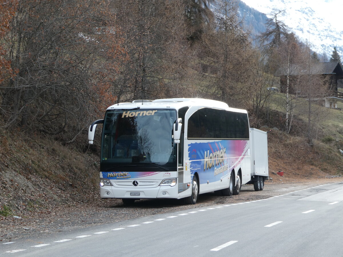 (244'155) - Horner, Tafers - Nr. 14/FR 300'514 - Mercedes am 26. Dezember 2022 in Ayer, Route de Zinal