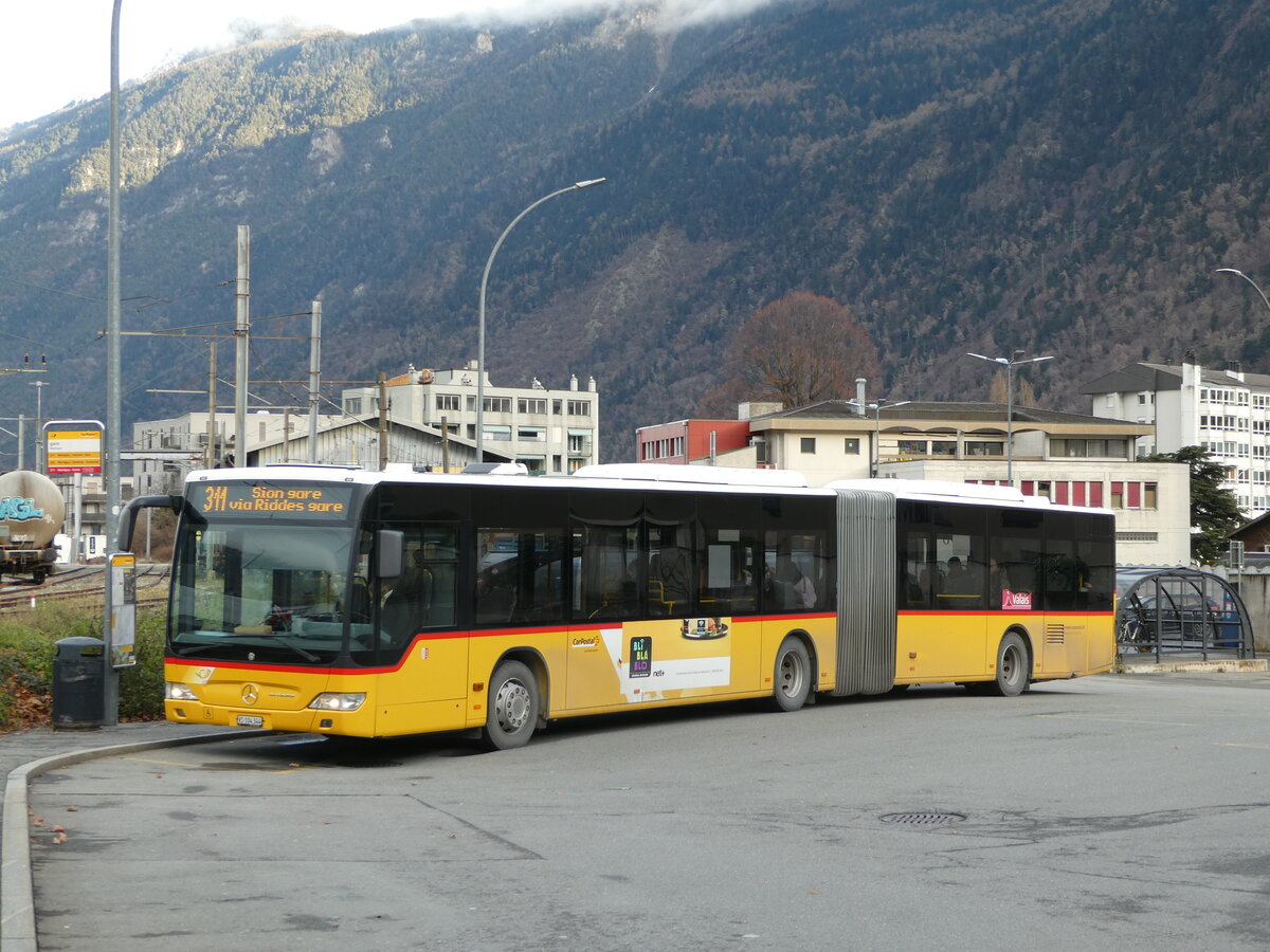 (244'247) - Buchard, Leytron - VS 104'344 - Mercedes am 27. Dezember 2022 beim Bahnhof Martigny