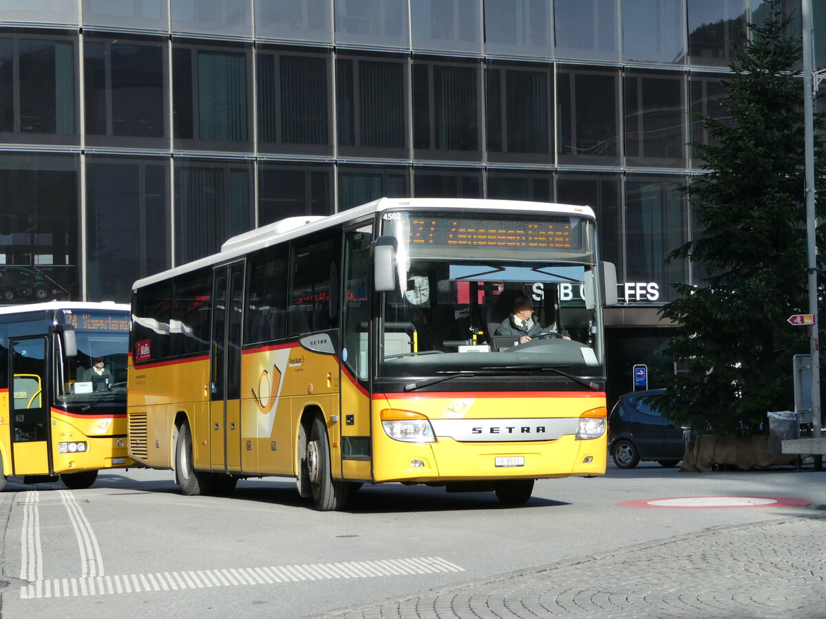 (244'357) - Autotour, Visp - VS 81'111/PID 4502 - Setra am 1. Januar 2023 beim Bahnhof Visp