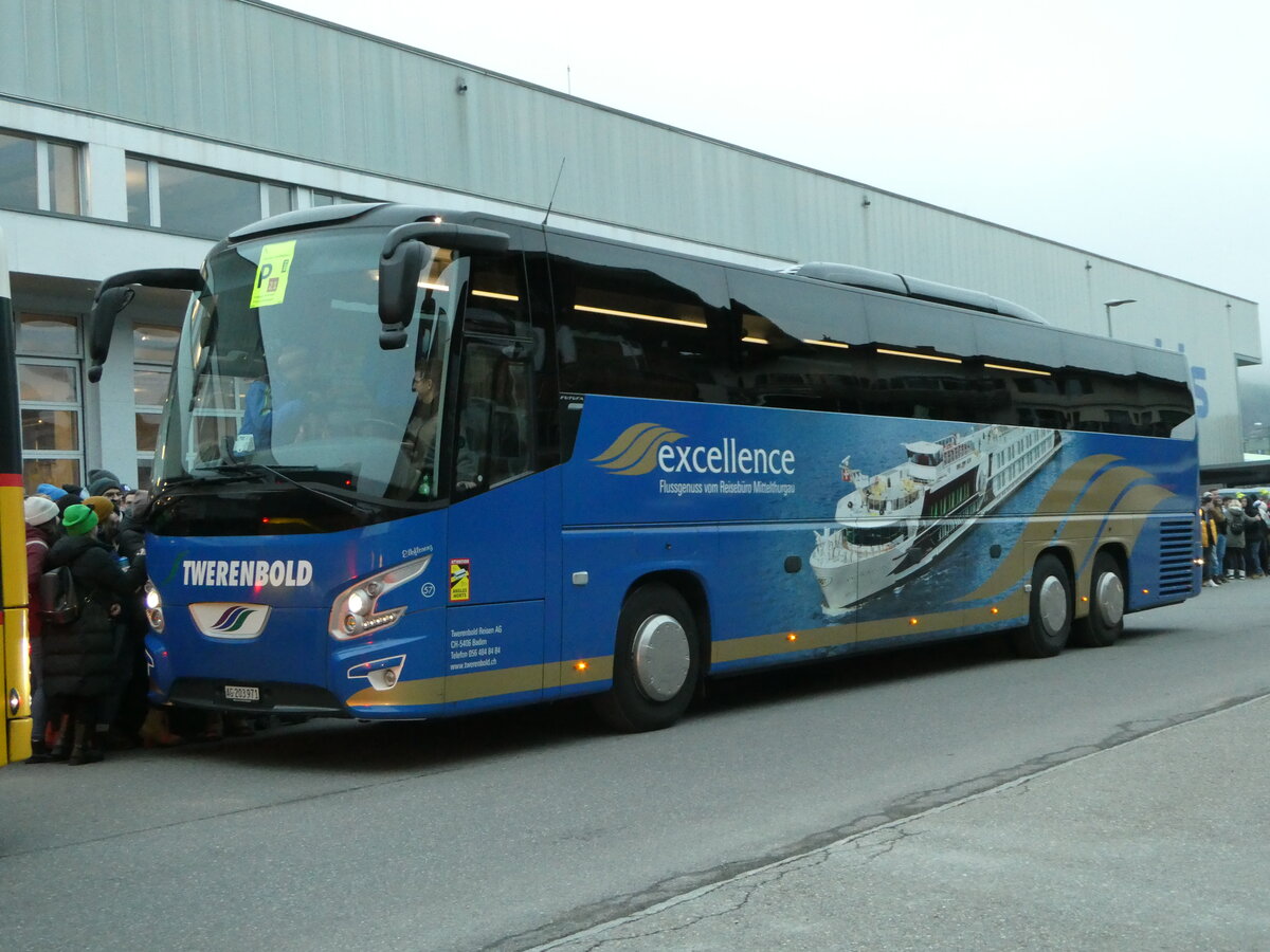 (244'515) - Twerenbold, Baden - Nr. 57/AG 203'971 - VDL am 7. Januar 2023 beim Bahnhof Frutigen