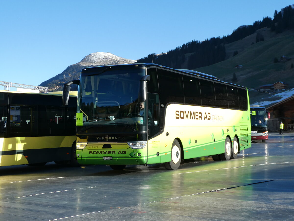 (244'598) - Sommer, Grnen - BE 226'999 - Van Hool am 7. Januar 2023 in Adelboden, Weltcup