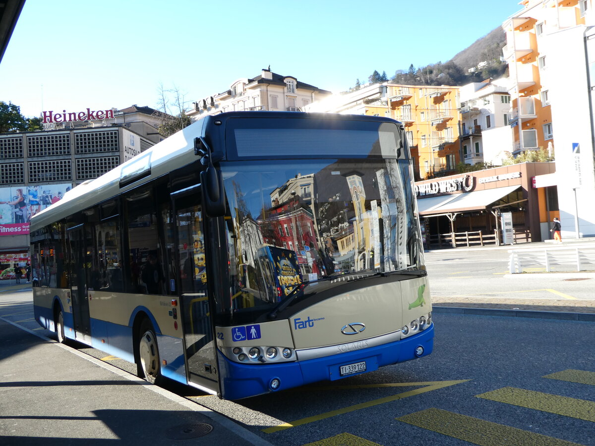 (244'944) - FART Locarno - Nr. 22/TI 339'122 - Solaris (ex Nr. 15) am 10. Januar 2023 beim Bahnhof Locarno 