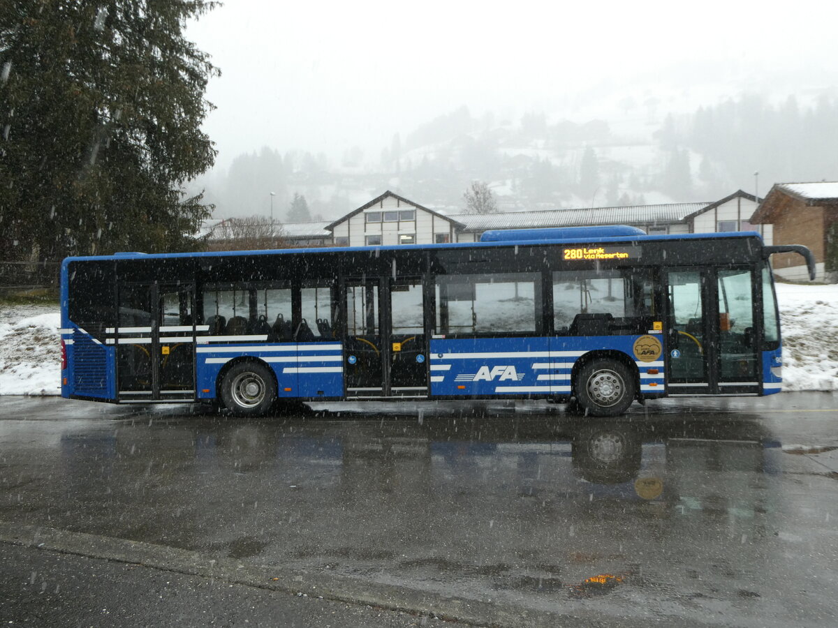 (245'086) - AFA Adelboden - Nr. 90/BE 398'916 - Mercedes am 15. Januar 2023 beim Bahnhof Lenk