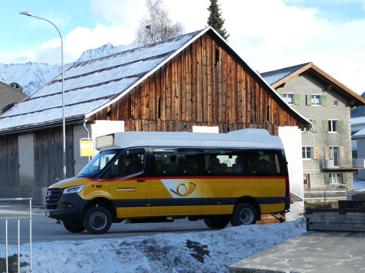 (245'159) - PostAuto Graubnden - Nr. 36/GR 78'339/PID 11'850 - Mercedes am 18. Januar 2023 in Vella, Post