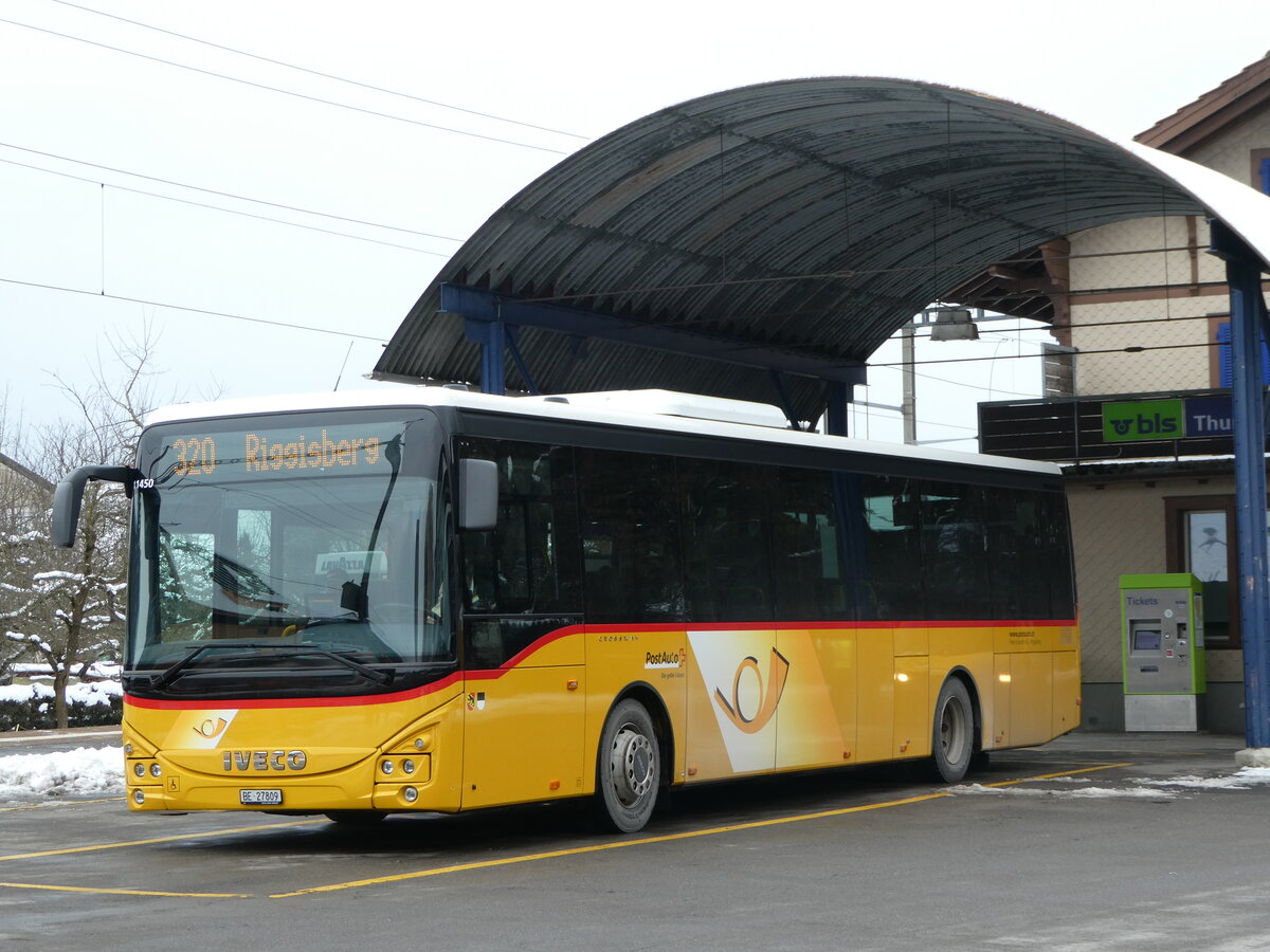 (245'268) - Engeloch, Riggisberg - Nr. 11/BE 27'809/PID 11'450 - Iveco am 23. Januar 2023 beim Bahnhof Thurnen