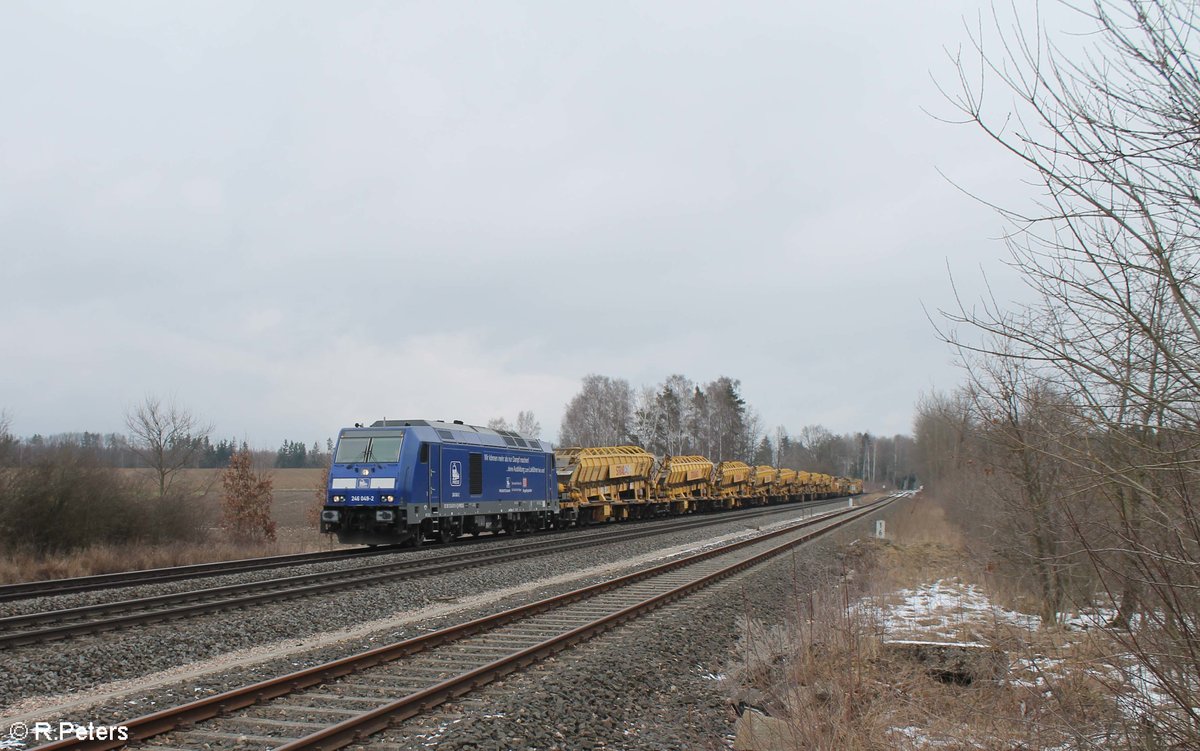 246 049 mit Bauzug nach München bei Schönfeld. 21.03.21