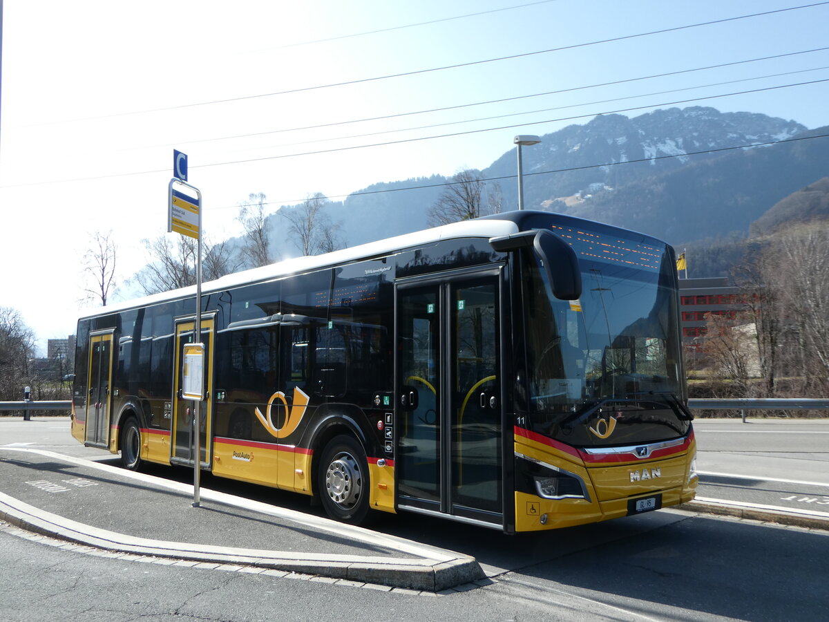 (246'476) - Niederer, Filzbach - Nr. 11/GL 95/PID 11'840 - MAN am 24. Februar 2023 beim Bahnhof Ziegelbrcke